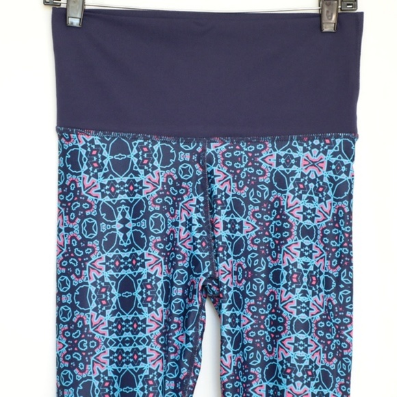 Fabletics Blue Crop Leggings NEW XS - Picture 5 of 6